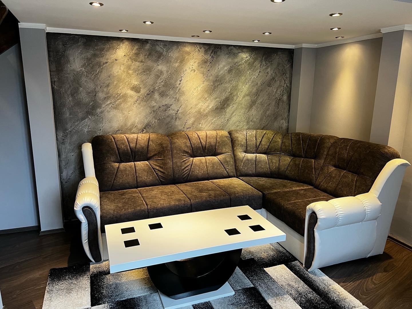 209F3906 05B1 4853 8E54 A80E6F8CA21B