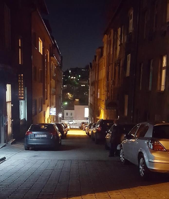 30975BE5 1610 4A63 B48A CE402454E6FC 1 201 a