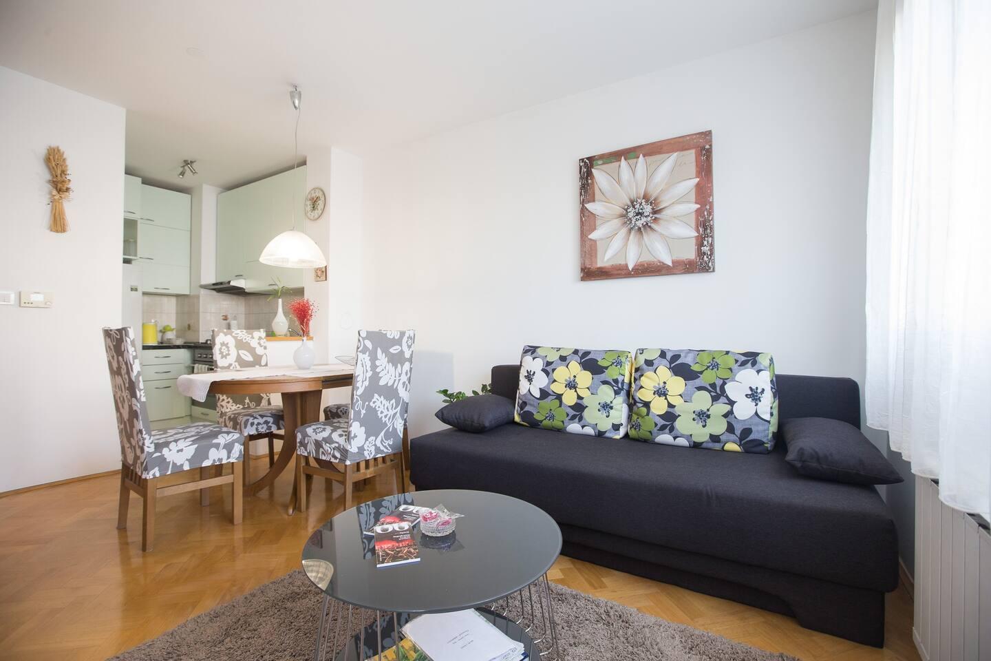 46ebf599 bc8f 46ea b52a 4e2b6c22a78e