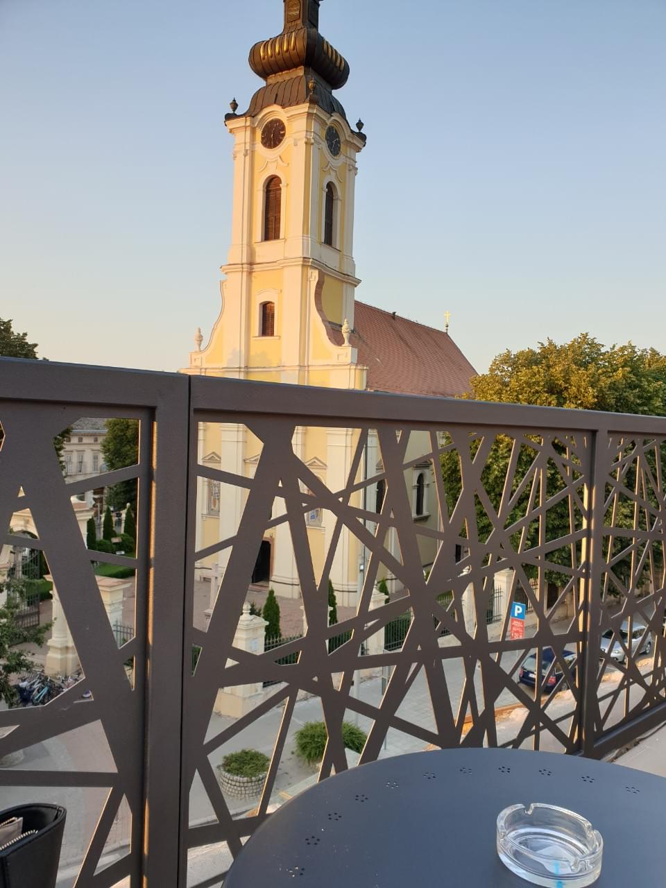 IMG f3e26e2375bac4cc3a3629286932883c V