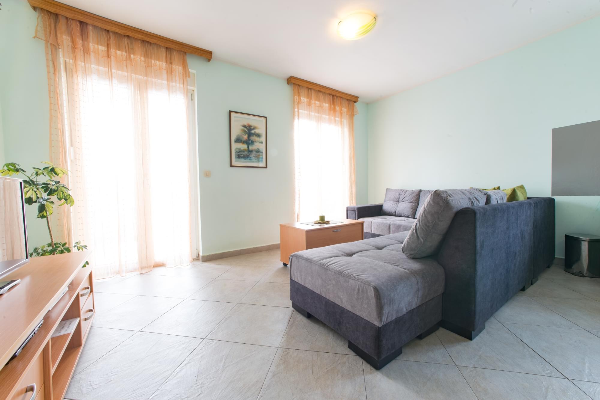 VV8 7701 resized 20200510 101755179