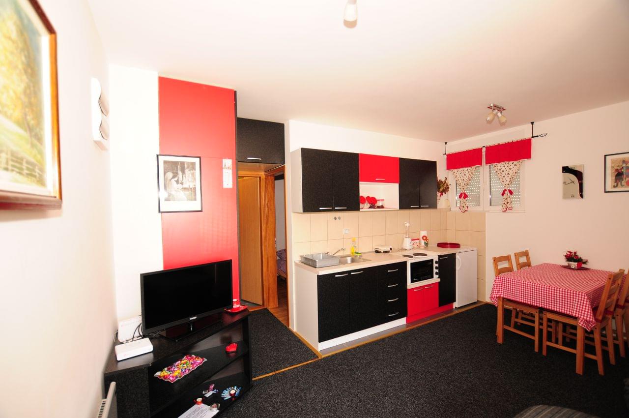 IMG de8b76a488cd29f82bd550c5cfdd02e4 V