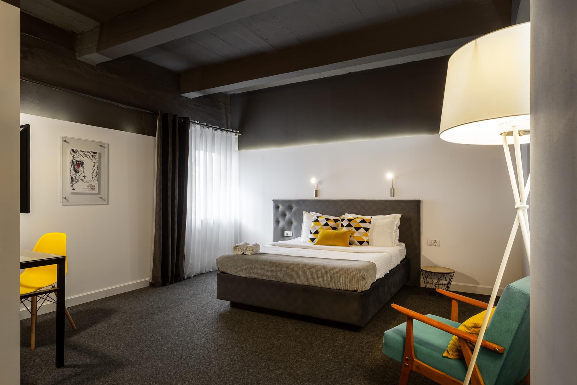 deluxe room 1 scaled