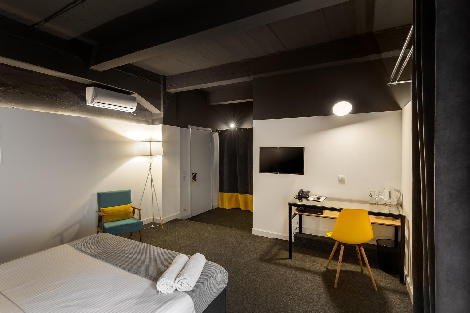 deluxe room 1.2 scaled