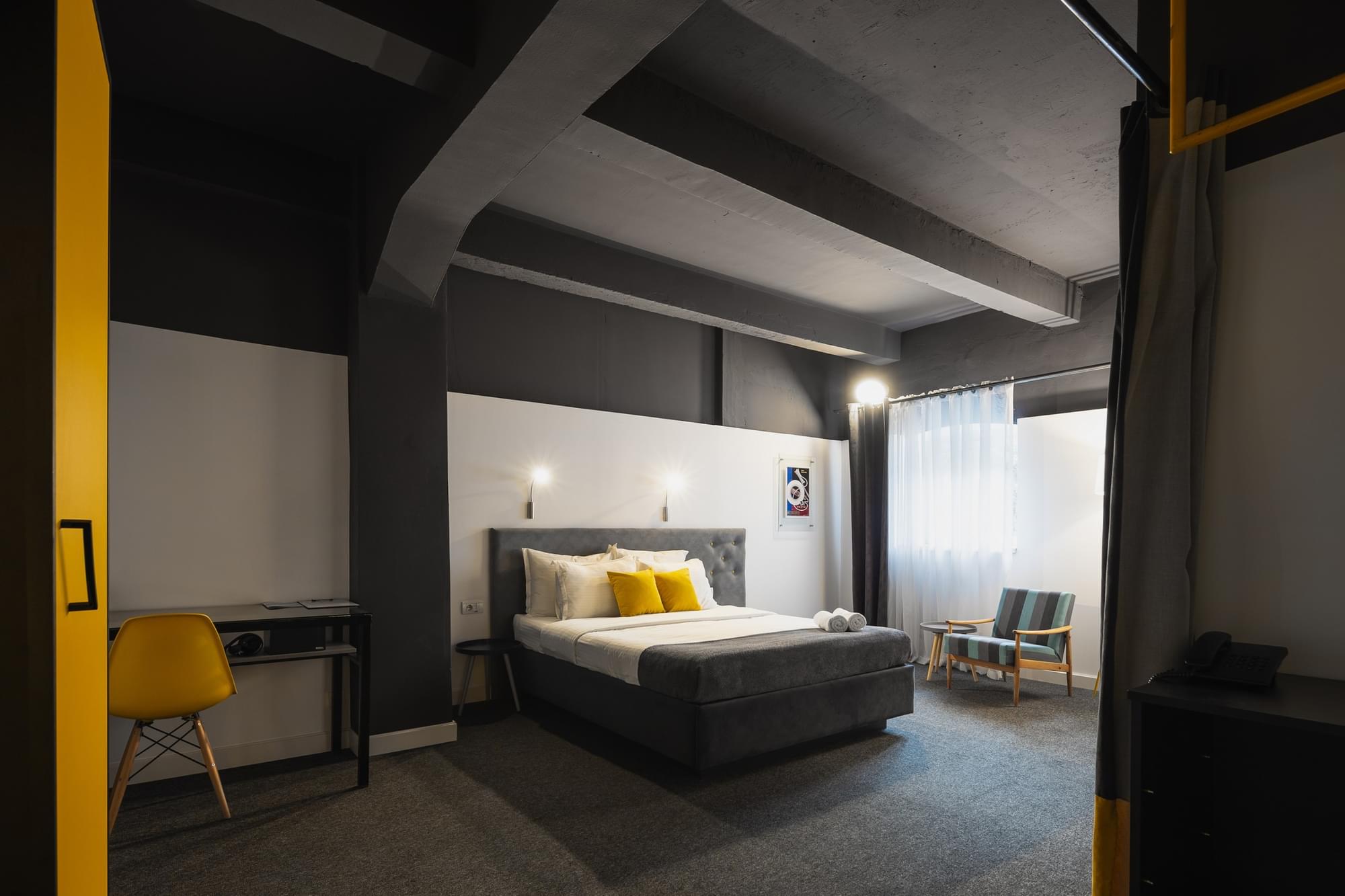 deluxe room 2 scaled