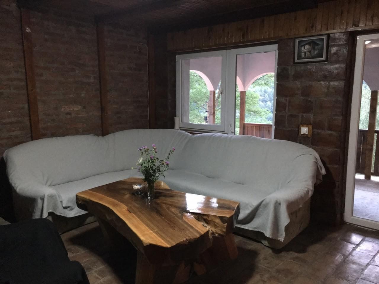 IMG 5e39bef58d03c8c37b5efcbba31e3137 V