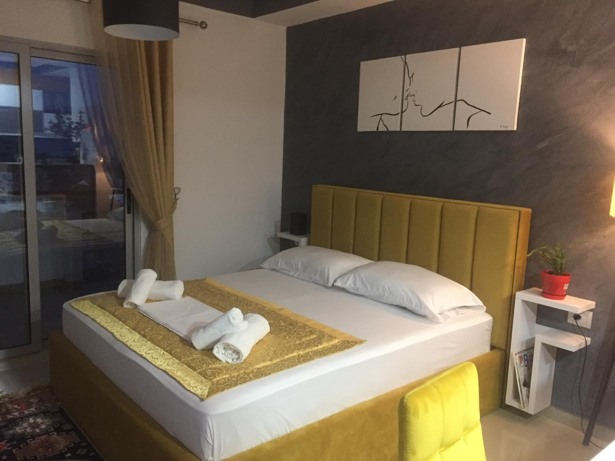 1BE8EF57 2080 407E A255 3117EF1122DA