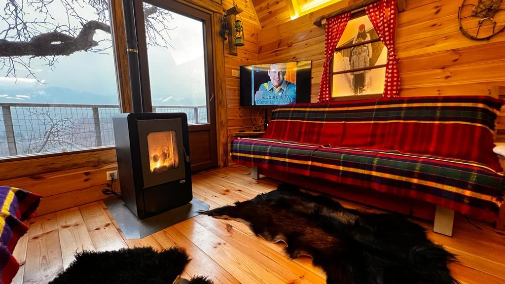 F5749EB0 B3A6 4062 A5FA 5255D7A042D6