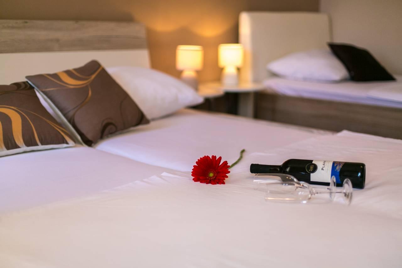 IMG 6fe3a828a9dec40198cb35a8f4426e18 V