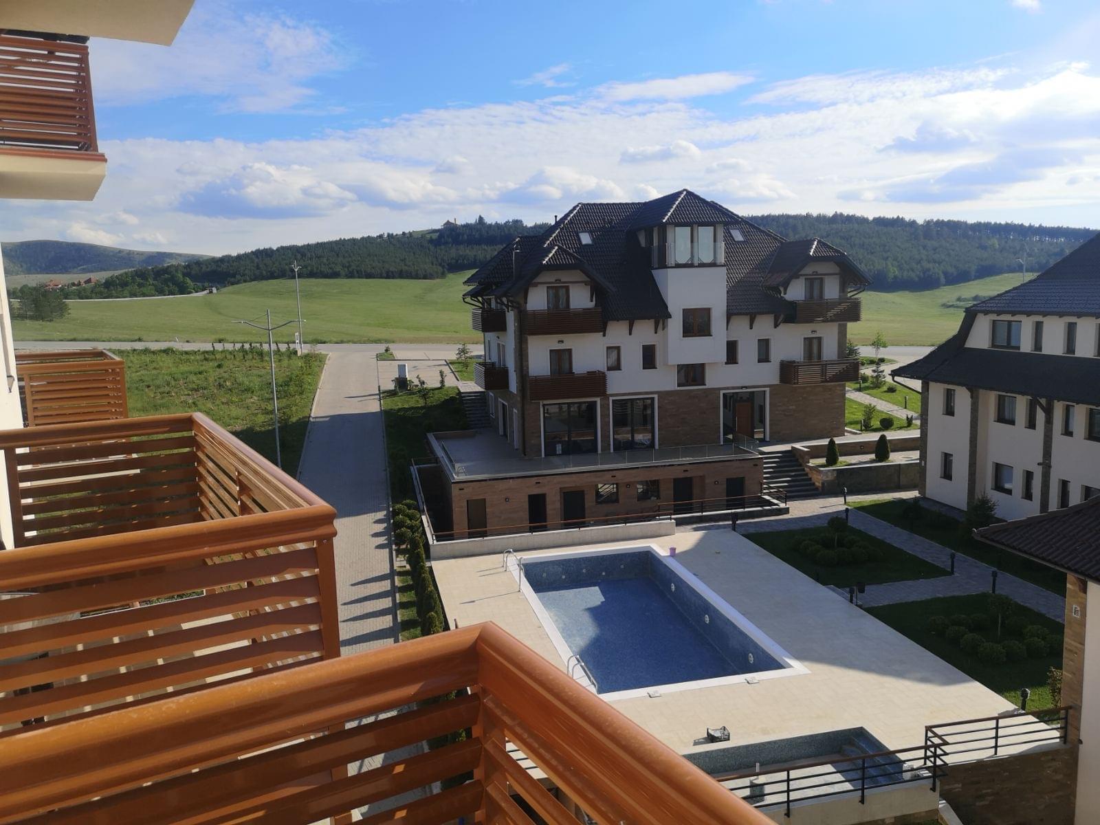 12A8D3B5 1382 4E8B 8400 DFCFEE466316